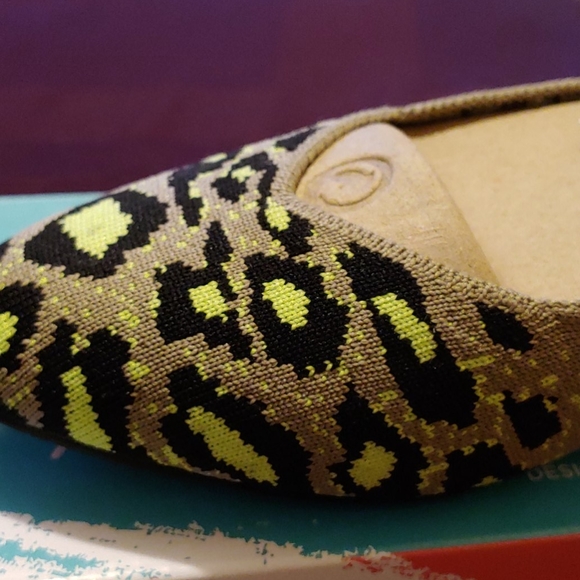 ๐ NWT Skechers Cleo- Leopard casual Ballet Flats - Picture 4 of 4